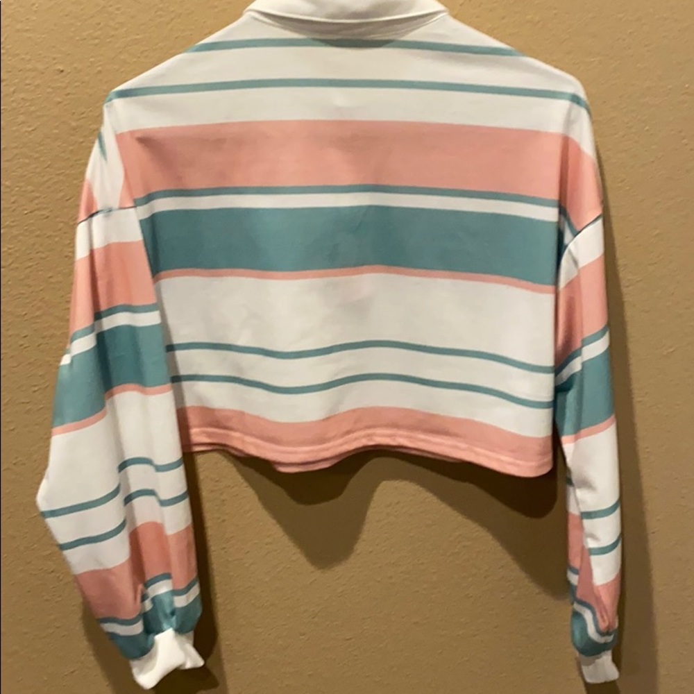 Striped crop, with collar. - Picture 6 of 8